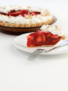 fetta di torta di fragole