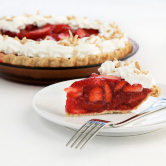 fetta di torta di fragole