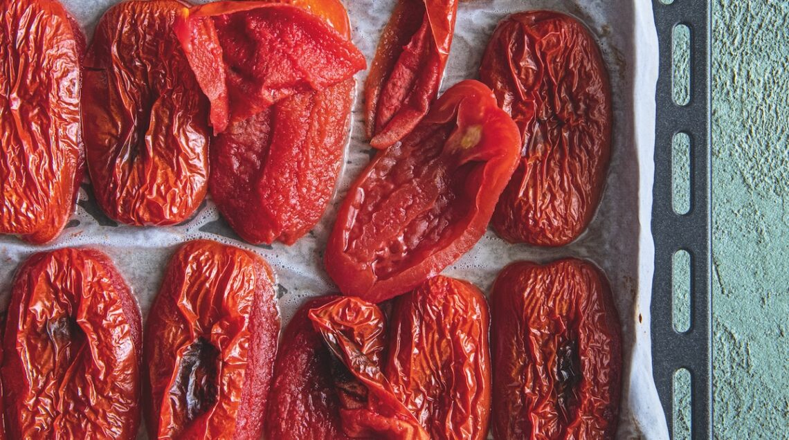 mezzi pomodori perini arrostiti in teglia