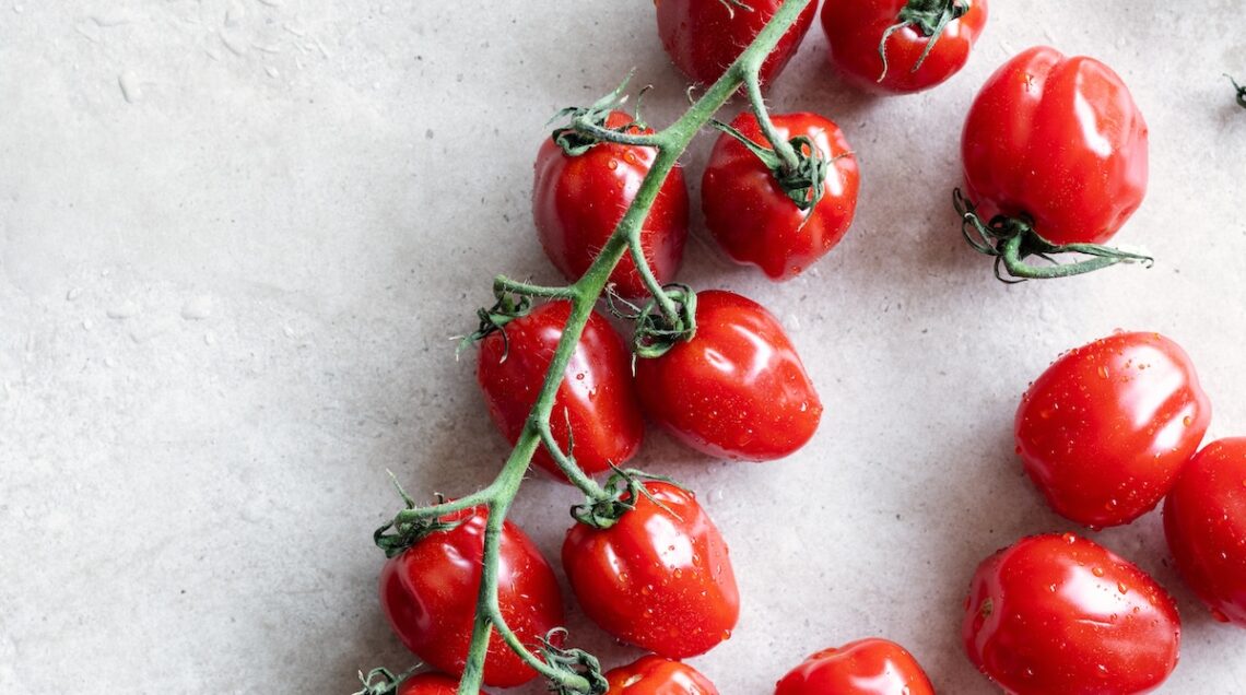 rametto di pomodori corbarini