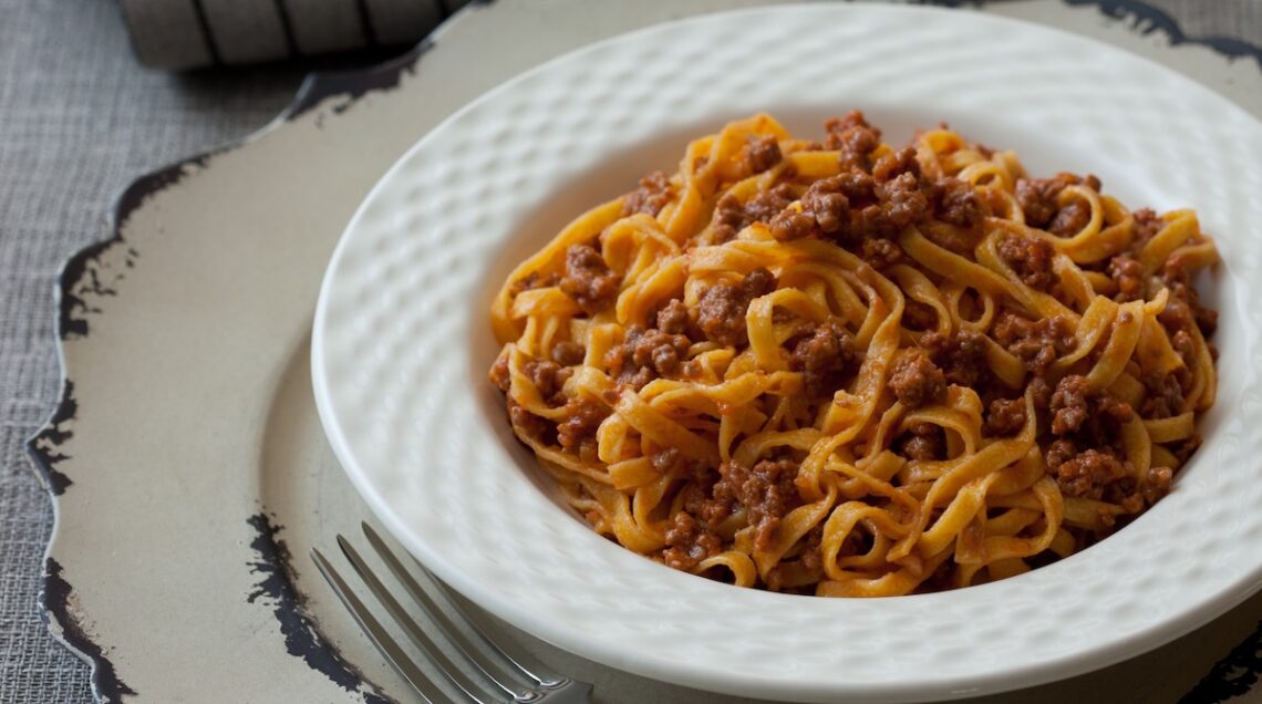 piatto di ragù alla bolognese