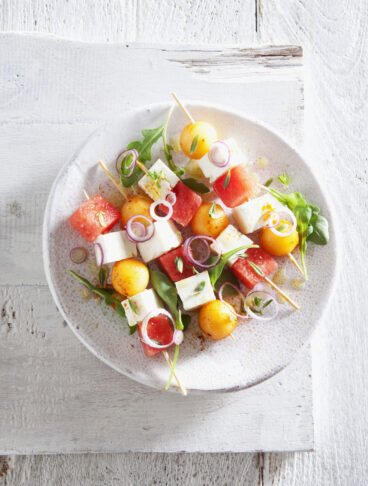 spiedini frutta, feta e pomodorini