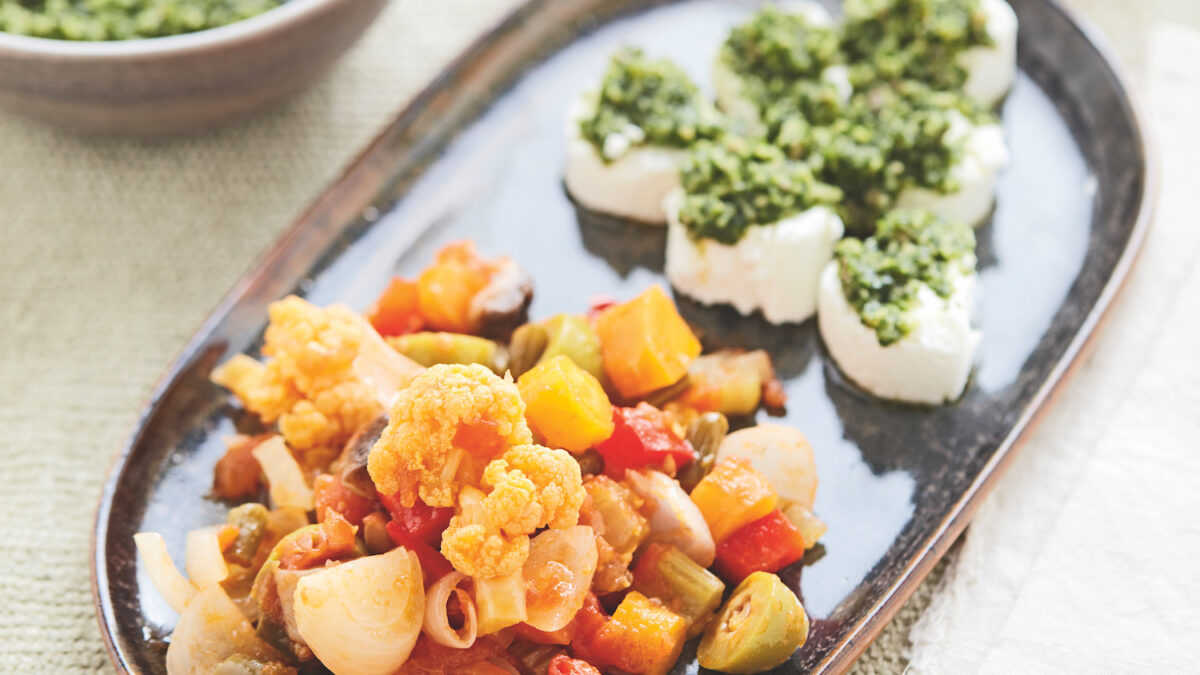 Antipasto piemontese con tomini al verde
