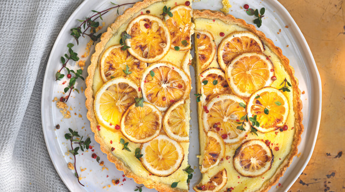 Crostata al timo con robiola e fette di limoni caramellati