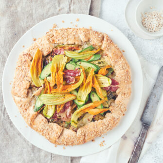 torta salata con pancetta formaggio e fiori di zucca