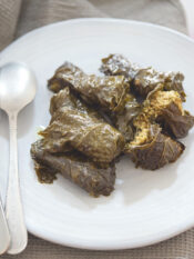 involtini di foglie di vite con ripieno di manzo e riso basmati