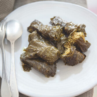 involtini di foglie di vite con ripieno di manzo e riso basmati