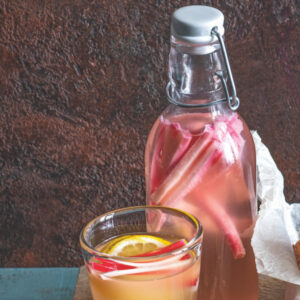 kefir di acqua aromatizzato al rabarbaro