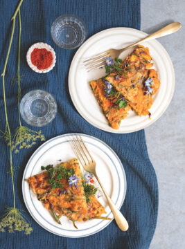 Pancake di fagiolini, fiori di zucca e kimchi