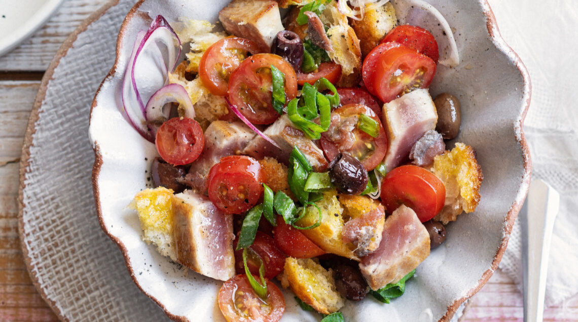 Panzanella gourmet scottato e vinaigrette aromatica