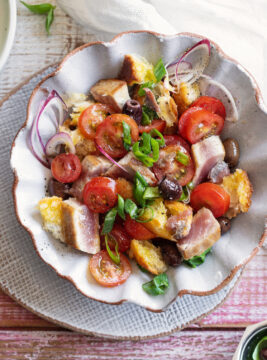 Panzanella gourmet scottato e vinaigrette aromatica