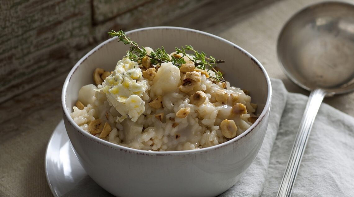 Risotto con burro al limone e nocciole