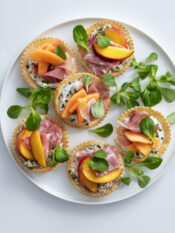 Tartellette ai carciofini e fichi: l'antipasto per la cen in terrazza