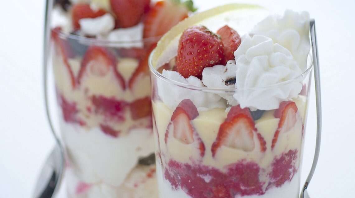 Trifle di meringhe alle fragole