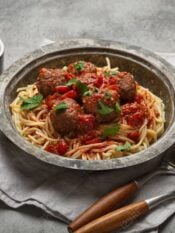 spaghetti con sugo di pomodoro della mamma di Frank Sinatra