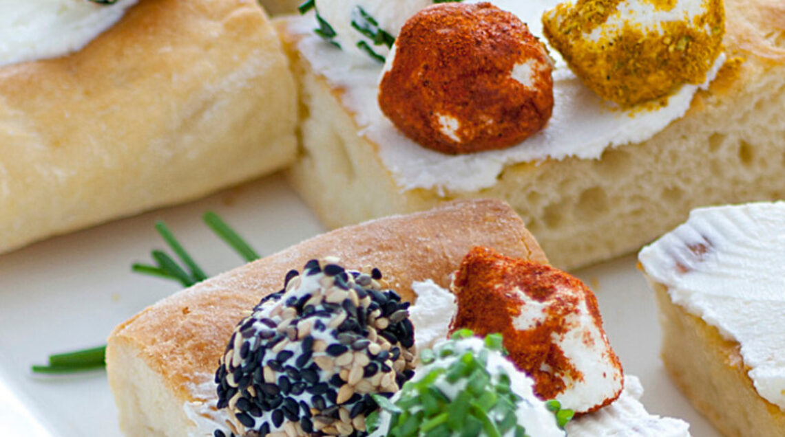 focaccia con patate con palline di caprimo aromatico