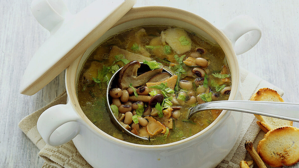 Zuppetta di fagioli dall’occhio e porcini