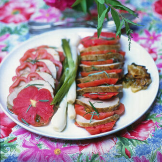 Arrosto freddo estivo con pomodori e cipollotti