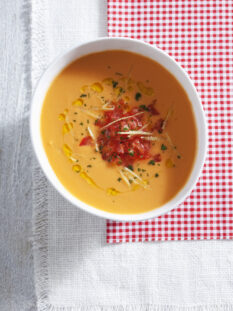 Gazpacho piccante ai pomodori rossi e verdi