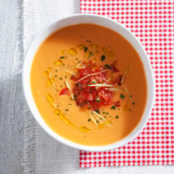 Gazpacho piccante ai pomodori rossi e verdi
