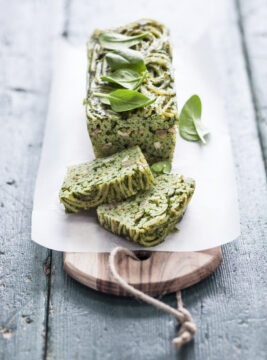 Terrina di bucatini al coniglio con pesto leggero di spinaci