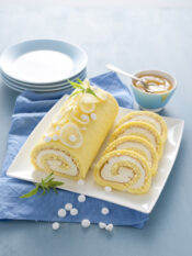Rotolo morbido al limoncello farcito con cuore di gelato