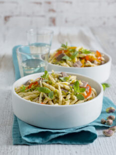 Trofie con tonno fresco e pistacchi