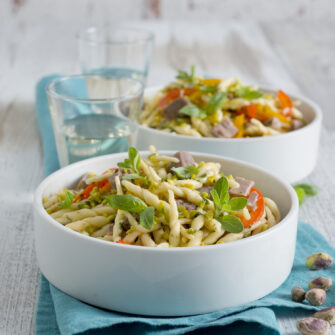 Trofie con tonno fresco e pistacchi