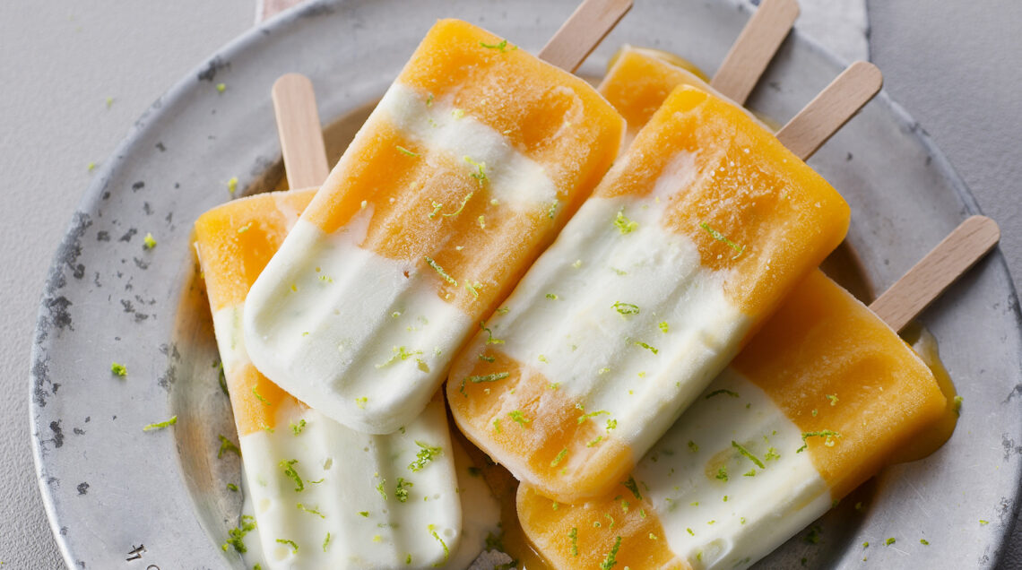 Sorbetto allo yogurt e mango sullo stecco