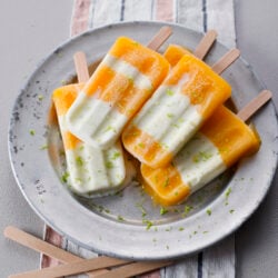 Sorbetto allo yogurt e mango sullo stecco