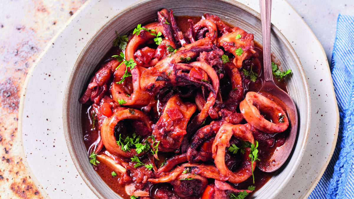 Calamari stufati al vino rosso