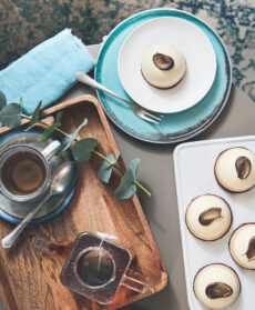 Semifreddo al caffè monoporzione con sablé al cacao