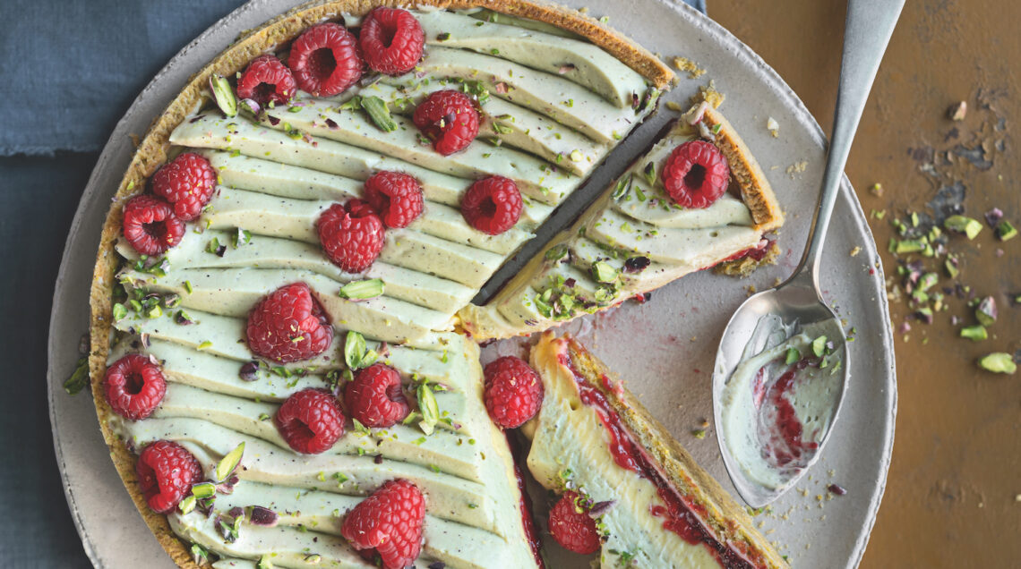 Crostata al pistacchio e lamponi con ganache montata