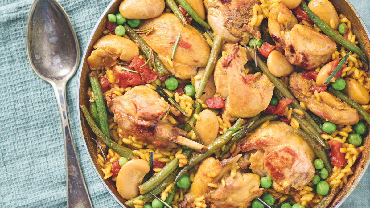 Paella di carne e ortaggi: la ricetta valenciana