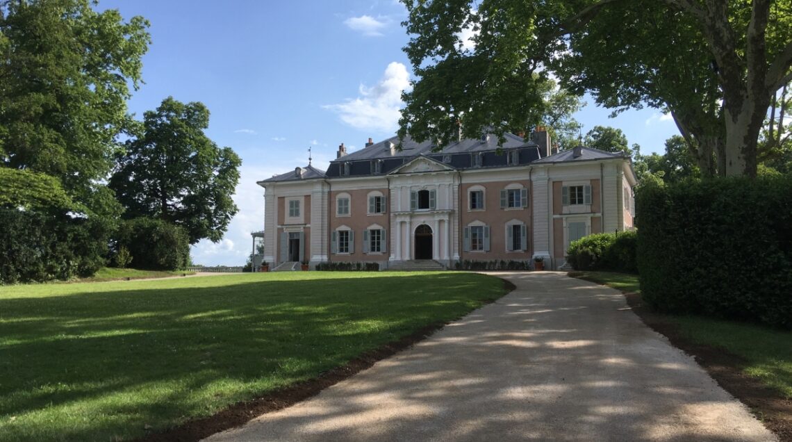 Una foto dal giardino della Gran-Maison di Voltaire, lo Chateau a Ferney, dove viveva e riceveva il mondo intellettuale dell'epoca