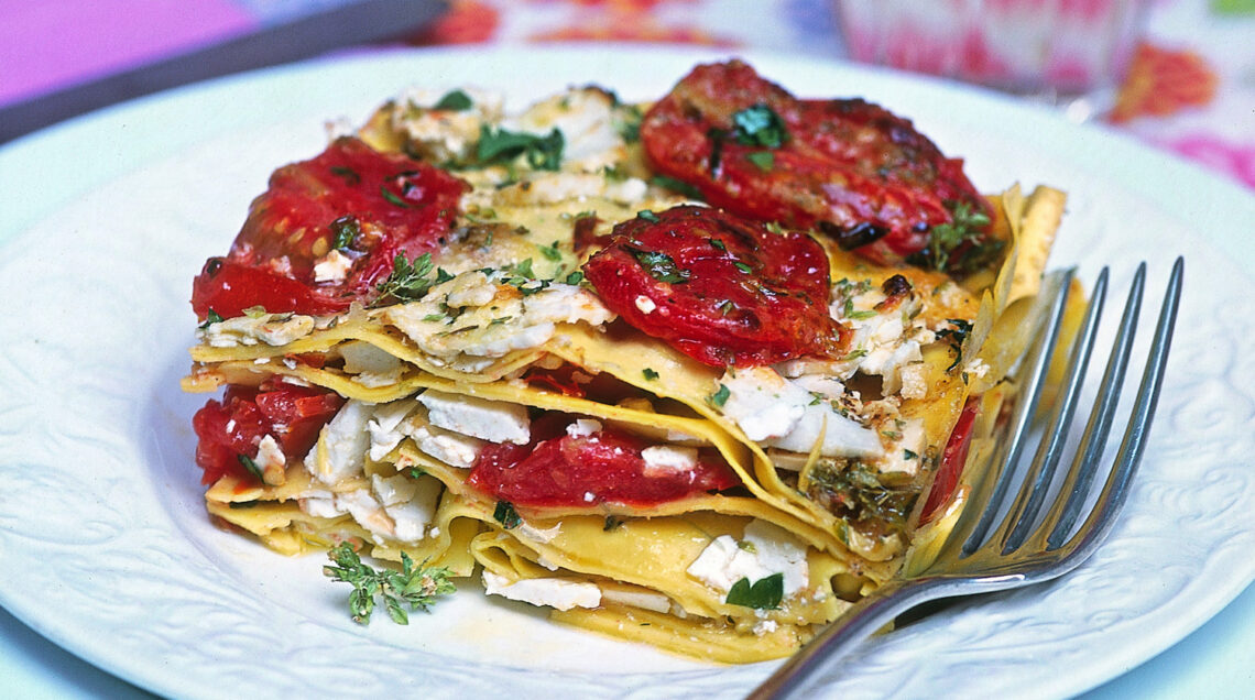 Lasagne estive con pomodorini al forno e ricotta salata