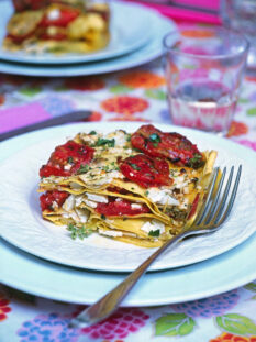 Lasagne estive con pomodorini al forno e ricotta salata