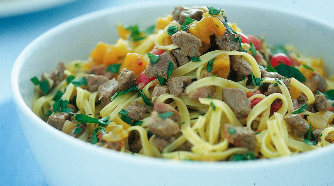 Nidi con ragù d'anatra e albicocche