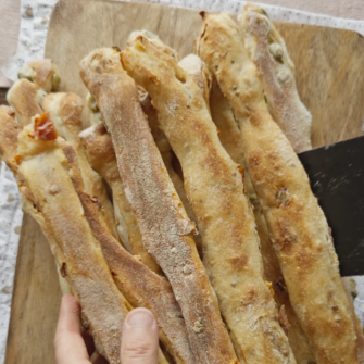 Filoncini con olive e pomodori secchi