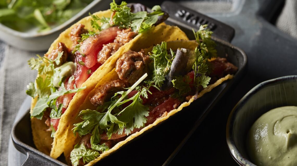 Tacos di spinacino in salsa piccante con crema di avocado