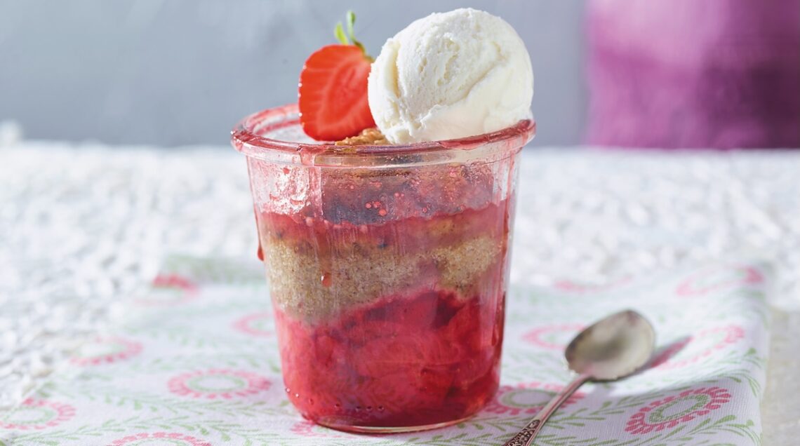 TORTA AL CUCCHIAIO con FRAGOLE e gelato