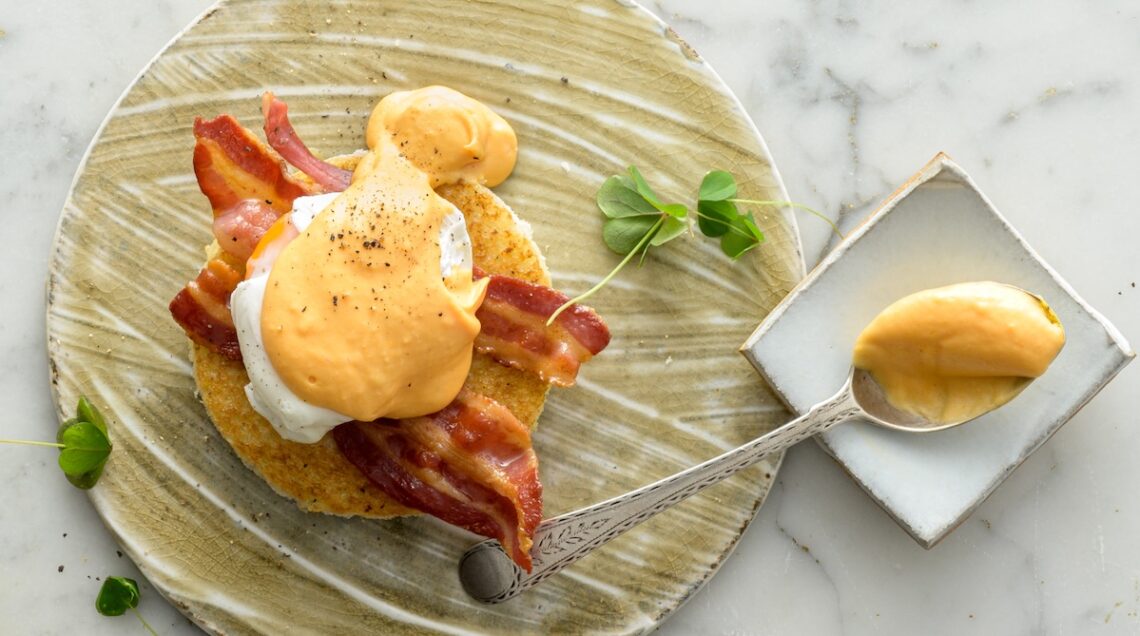 Uova alla Benedict con salsa Maltese
