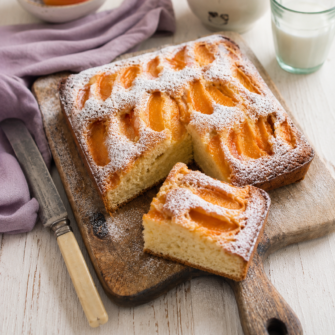 Torta soffice albicocche e mandorle
