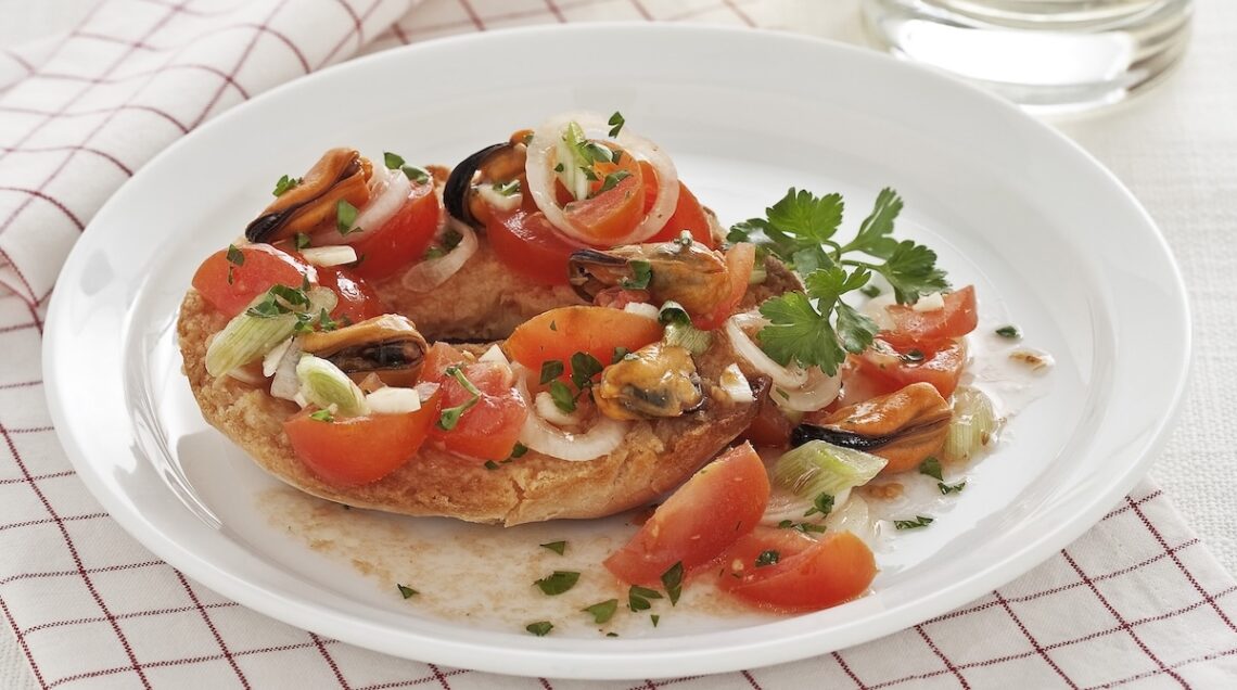 Friselle con pomodoro Pachino e cozze
