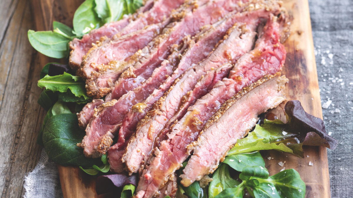 Tagliata di manzo in crosta di cereali e salsa alla senape
