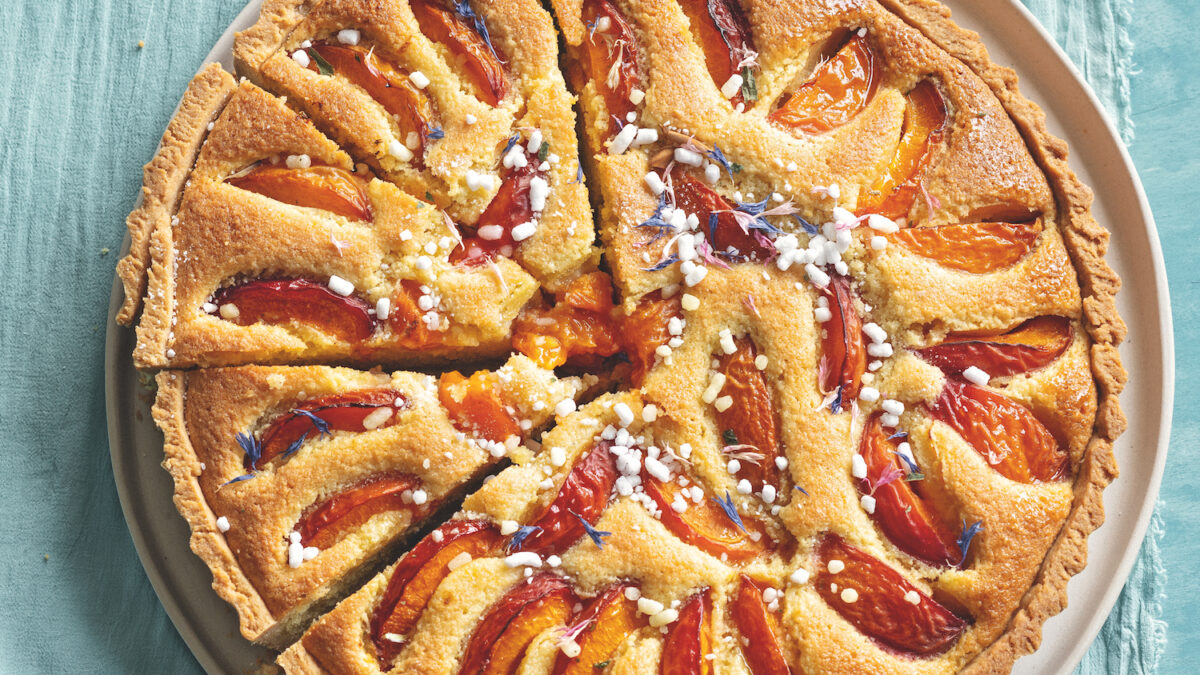 Crostata alle albicocche con crema frangipane