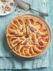 Crostata alle albicocche con crema frangipane