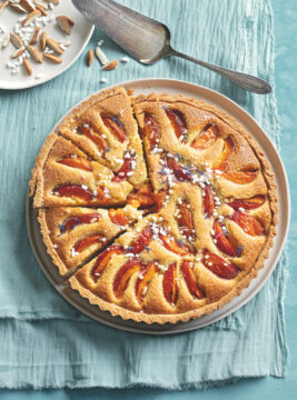 Crostata alle albicocche con crema frangipane