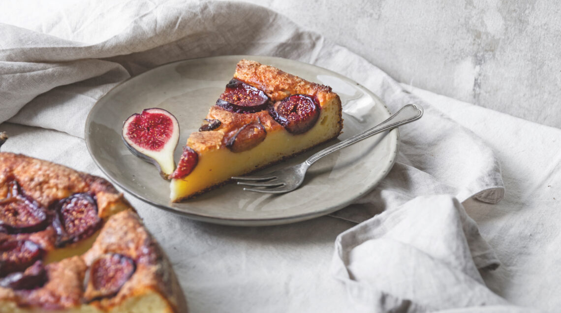 Torta semisoffice di ricotta e fichi