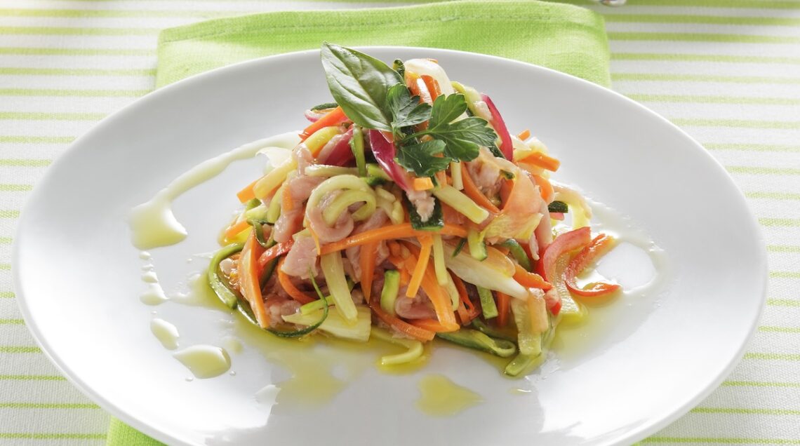 Carpaccio di vitello marinato con verdurine